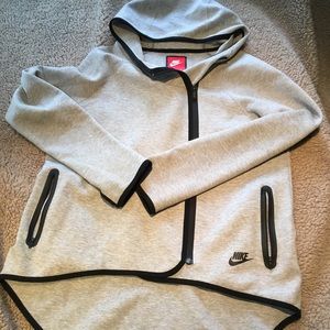 Nike Women’s Tech Fleece Cape Hoodie Grey